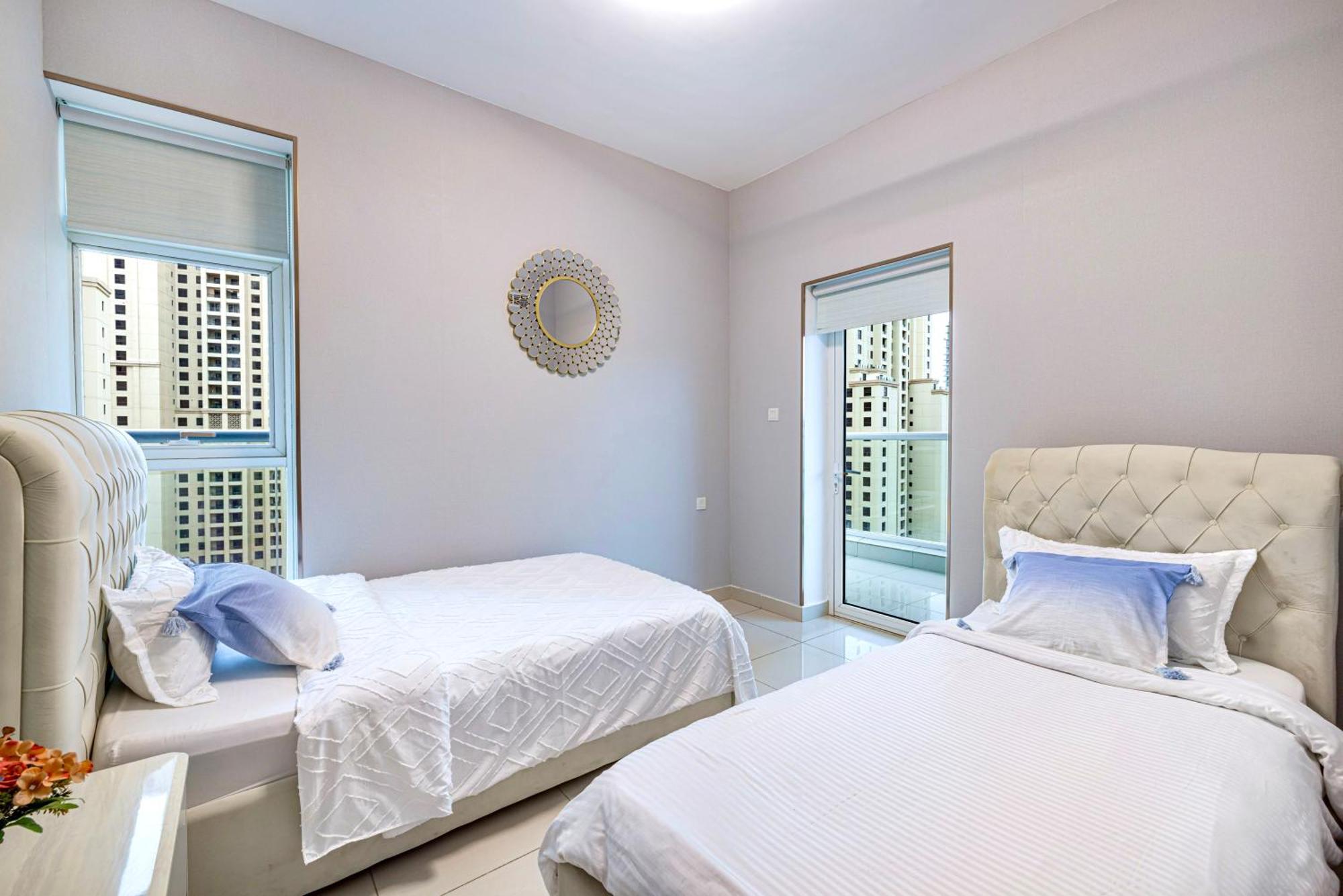 5 Star Serviced Apartment With Beach Access In The Heart Of Dubai Marina Free Welcome Gift Box Upon Arrival Zewnętrze zdjęcie