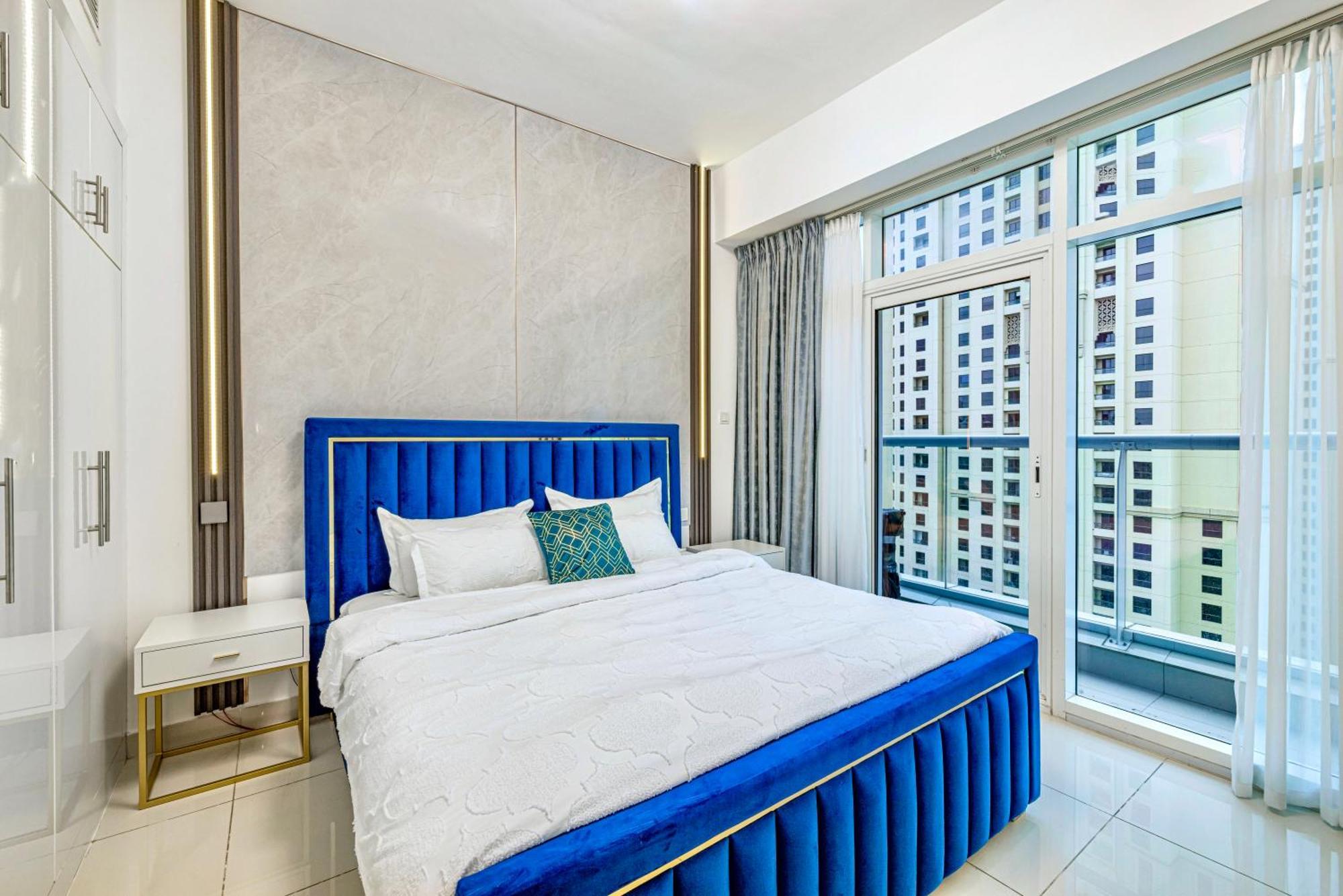 5 Star Serviced Apartment With Beach Access In The Heart Of Dubai Marina Free Welcome Gift Box Upon Arrival Zewnętrze zdjęcie