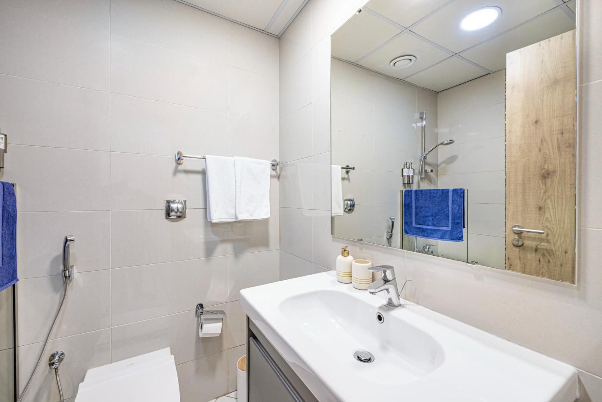 5 Star Serviced Apartment With Beach Access In The Heart Of Dubai Marina Free Welcome Gift Box Upon Arrival Zewnętrze zdjęcie