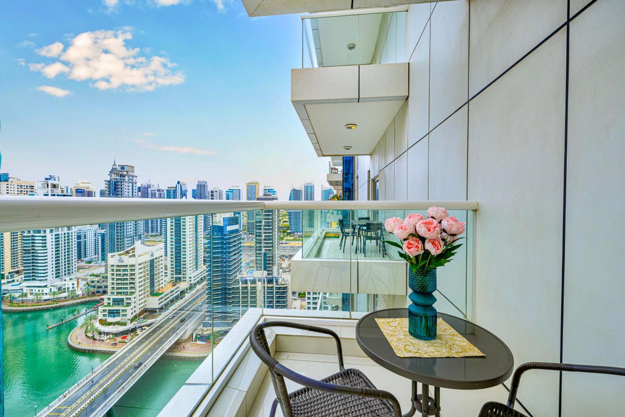 5 Star Serviced Apartment With Beach Access In The Heart Of Dubai Marina Free Welcome Gift Box Upon Arrival Zewnętrze zdjęcie